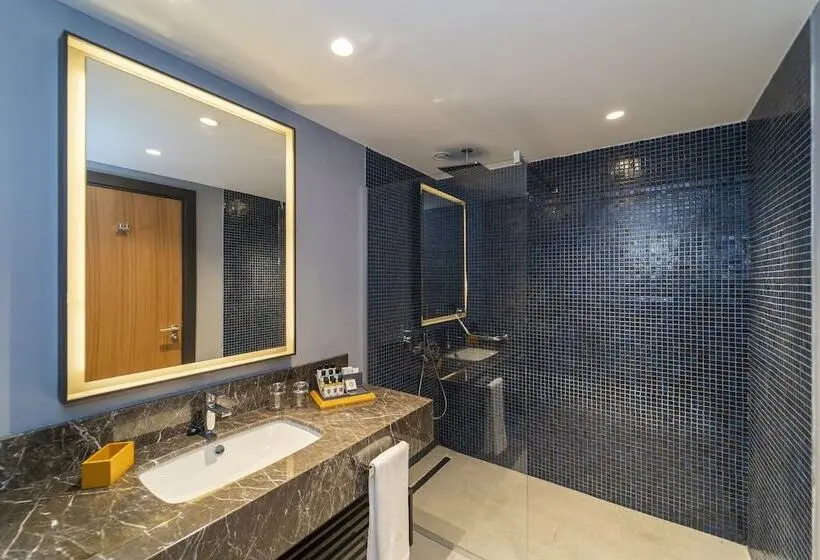 2 Bedroom Family Suite