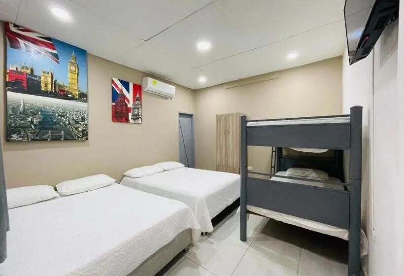 Standard Neljän Hengen Huone, Londres Real
