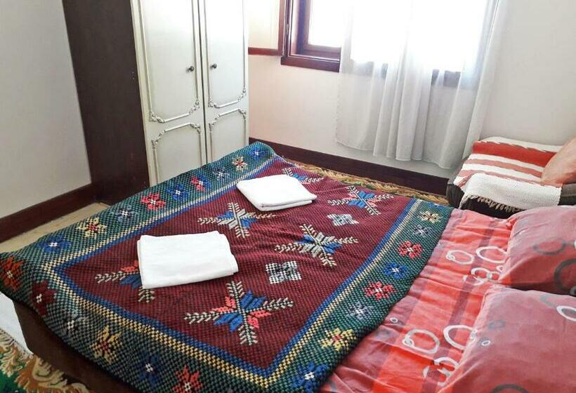 اتاق استاندارد, Old Guest House 1964