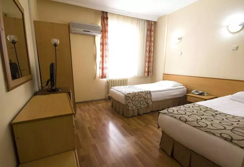 Habitació Estàndard, Acikgoz