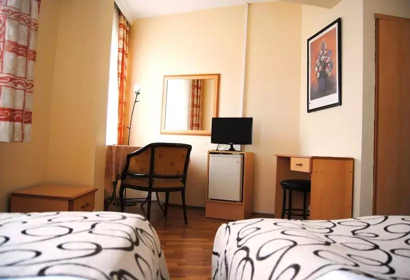 Habitació Estàndard, Acikgoz