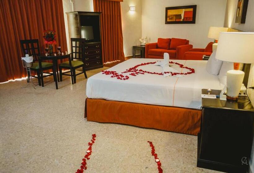 キングサイズベッドのスイートルーム, Best Western Hotel Posada Freeman Zona Dorada