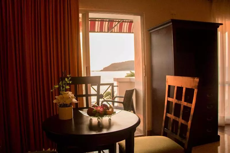 سوئیت با تخت بزرگ, Best Western Hotel Posada Freeman Zona Dorada