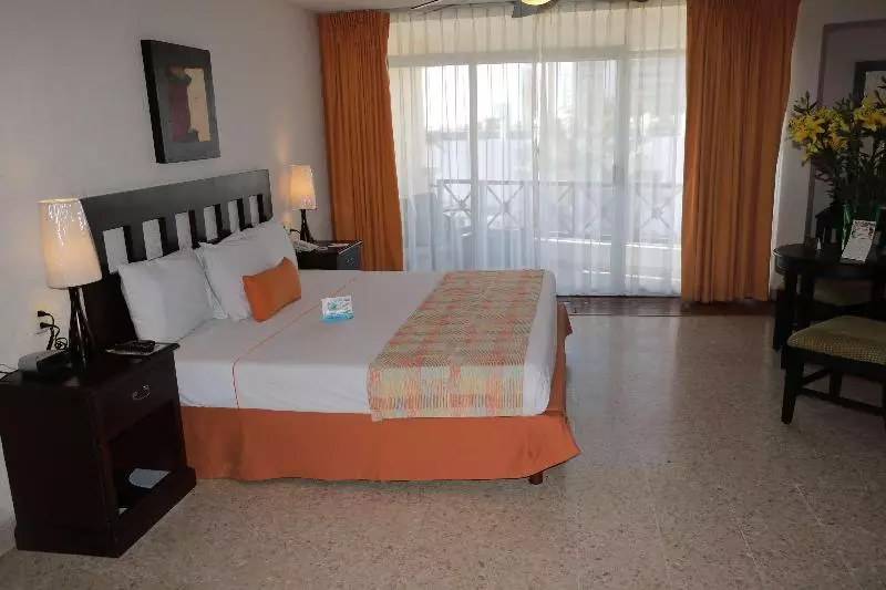 اتاق استاندارد با تخت بزرگ, Best Western Hotel Posada Freeman Zona Dorada