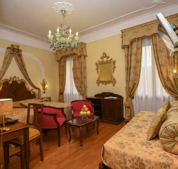Deluxe Family Room