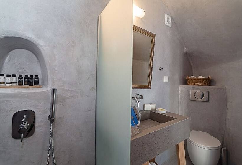 プレミアムスタジオ, Esperas Santorini