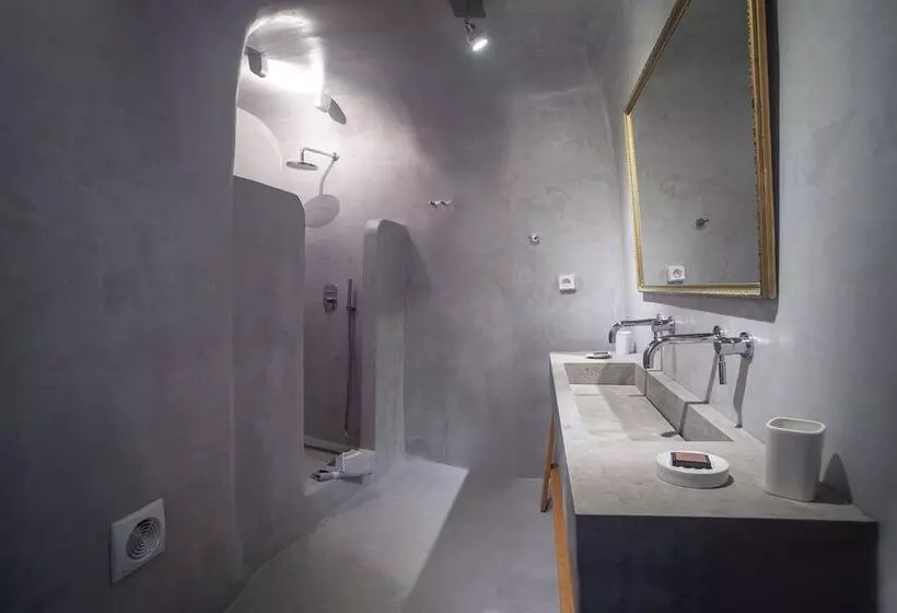 سوییت با چشم‌انداز دریا, Esperas Santorini