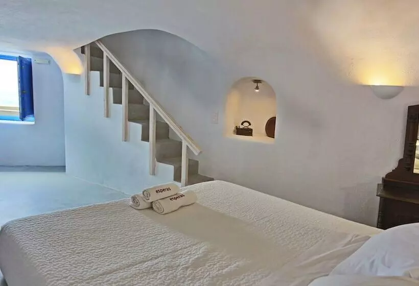 سوییت با چشم‌انداز دریا, Esperas Santorini
