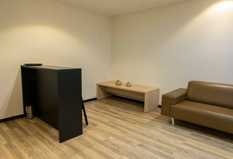 סוויטה דלוקס, Executive Arrey