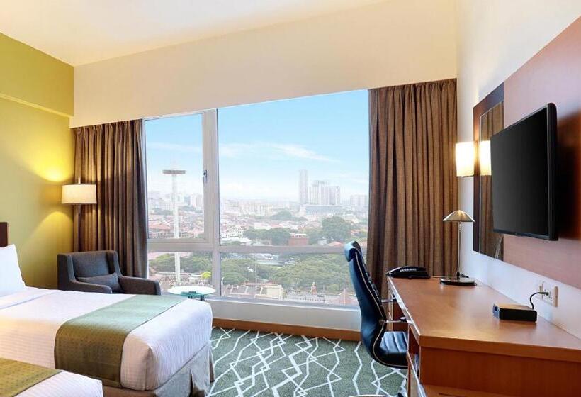 Quarto Standard Vista Cidade, Holiday Inn Melaka By Ihg