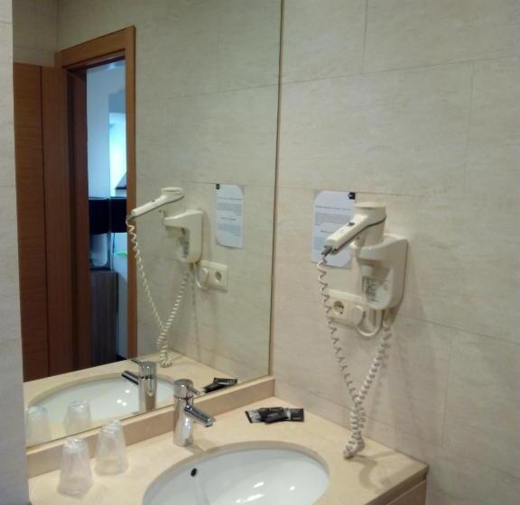 اتاق استاندارد, Moon