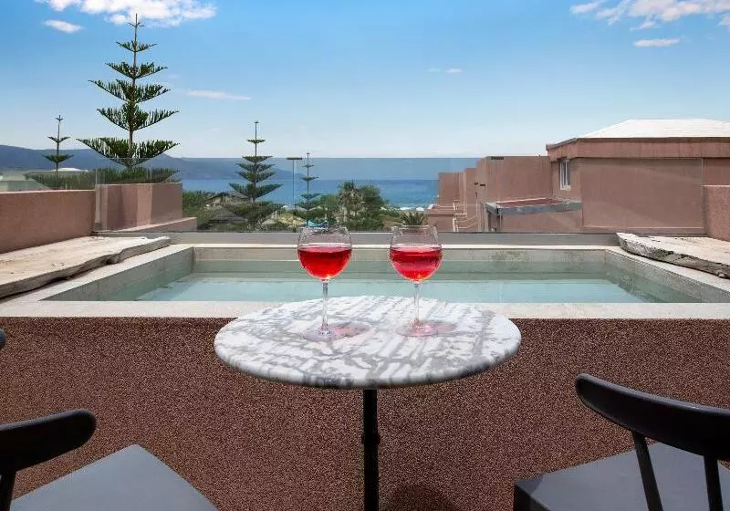 Sviitti Uima-allas, Orpheas Resort
