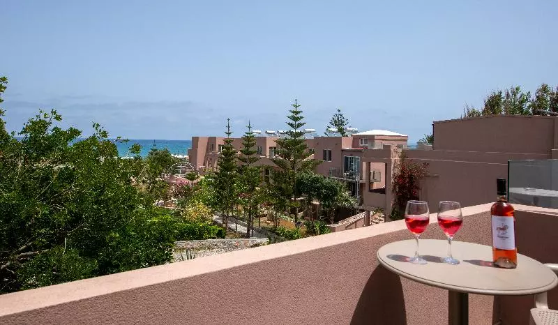 Sviitti Uima-allas, Orpheas Resort