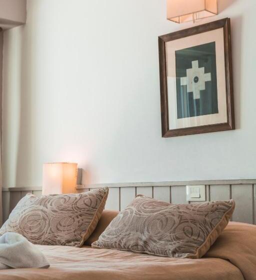 Superior room with lake view, Tangoinn Club
