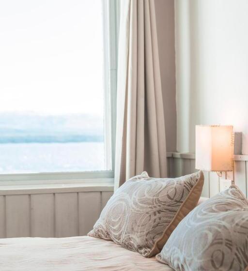 Superior room with lake view, Tangoinn Club