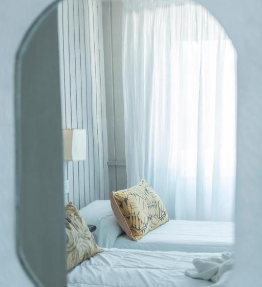 اتاق استاندارد سه نفره, Tangoinn Club