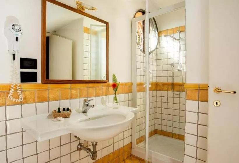 Comfort Kolmen Hengen Huone, Verdeborgo