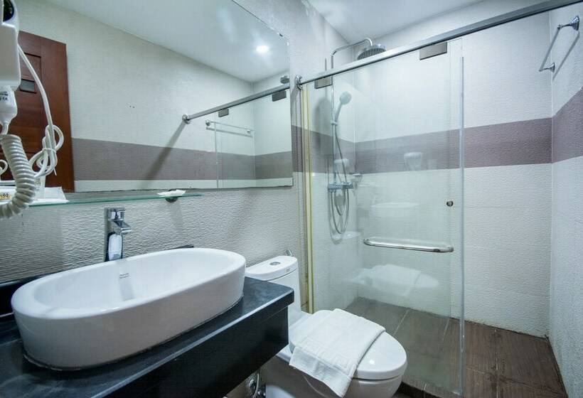 اتاق لوکس, Sur Beach Resort Boracay