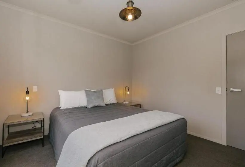 １ベッドルームアパートメント, South Street West Motel