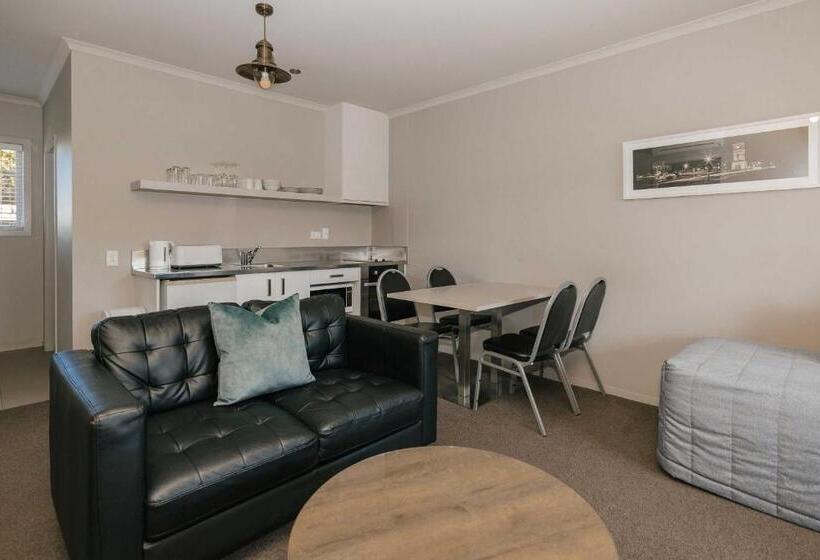 Апартаменты 2 Спальни, South Street West Motel