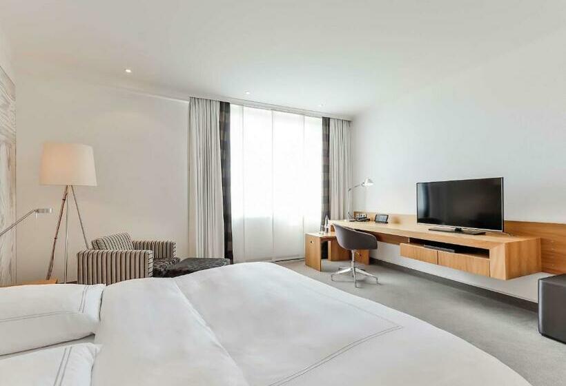 اتاق سوپریور با تخت بزرگ, Dorint Hotel Bremen