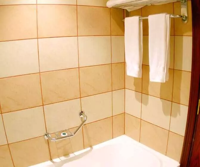 سوییت لوکس, Al Liwan Suites
