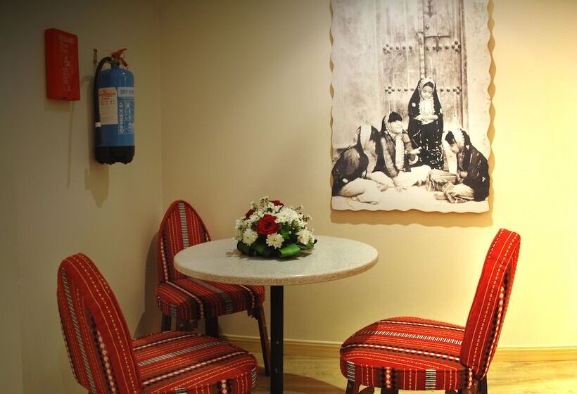 سوییت لوکس, Al Liwan Suites