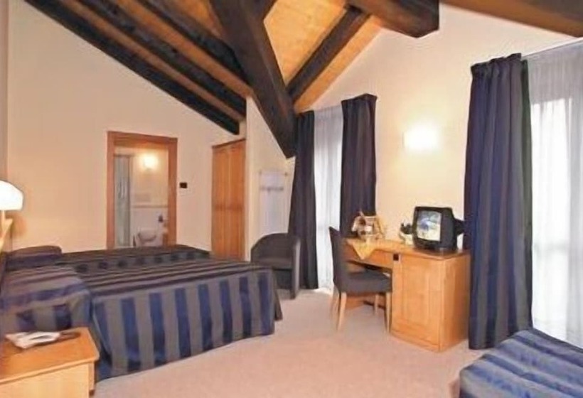 חדר סטנדרט לשלושה, Alpechiara