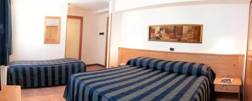 اتاق استاندارد سه نفره, Alpechiara