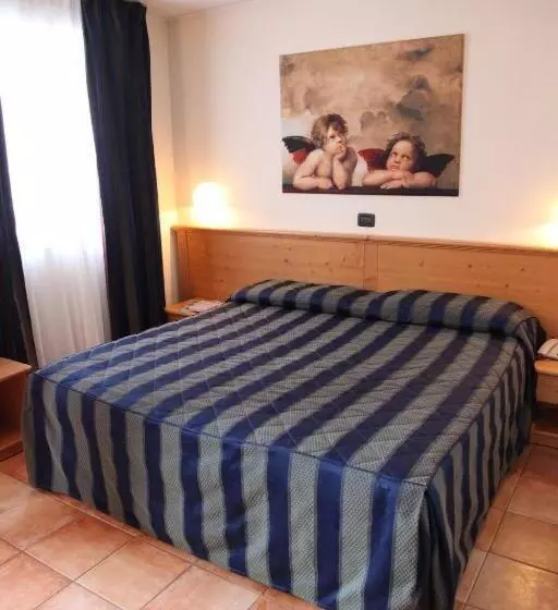 اتاق کلاسیک, Alpechiara