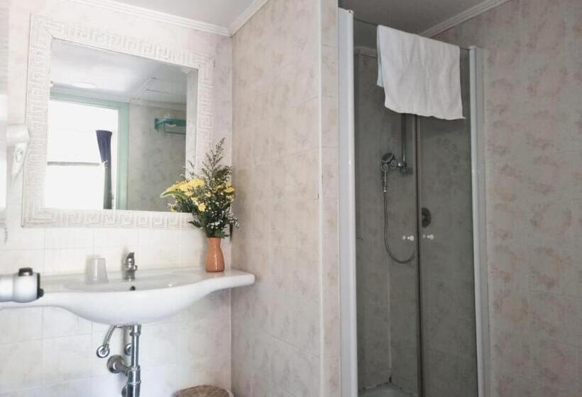 غرفة عائلية, Club   Baia Dei Gigli