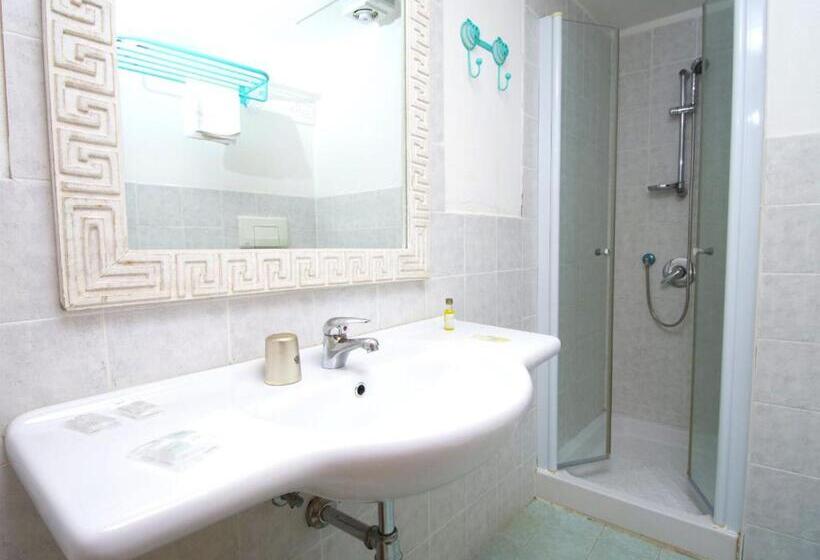 غرفة قياسية ثلاثية, Club   Baia Dei Gigli