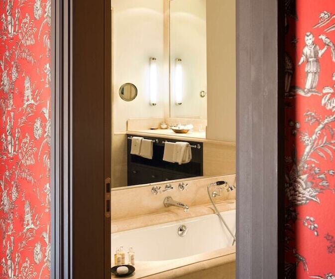 جناح جونيور مطل على الجبل, Finca Cortesin Hotel Golf & Spa