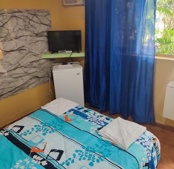 标准单人间, Mango