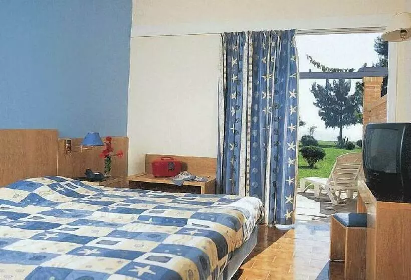 Standard Kolmen Hengen Huone, Nafsika Beach