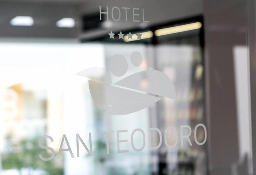 スタンダードルーム, San Teodoro
