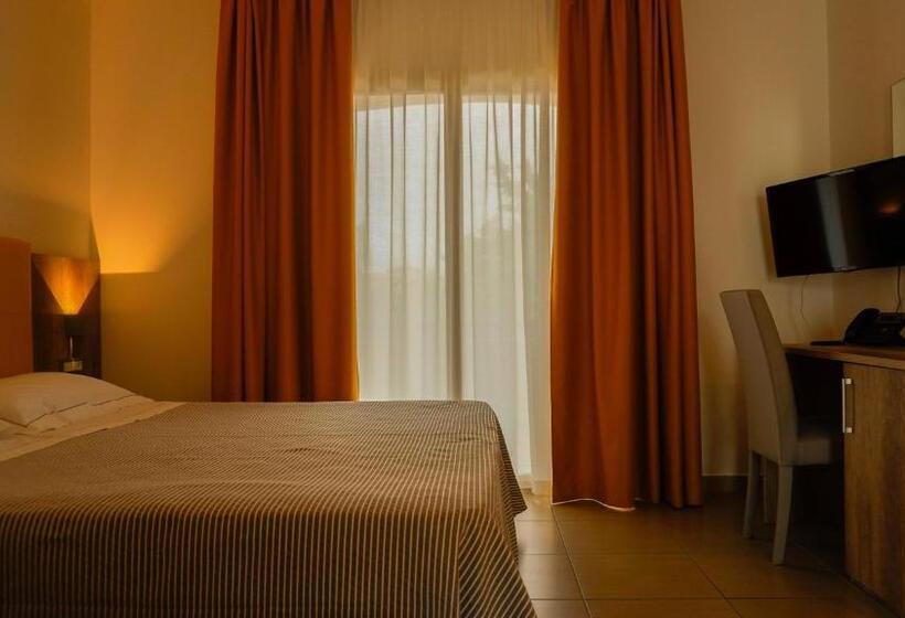 ファミリールーム, San Teodoro