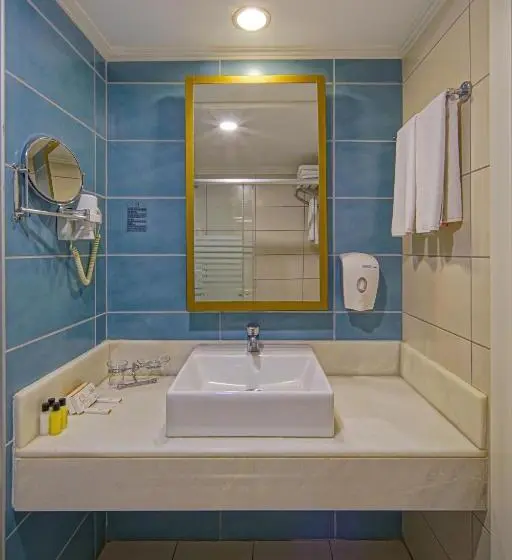 Chambre Standard Vue Piscine, Side Aluna