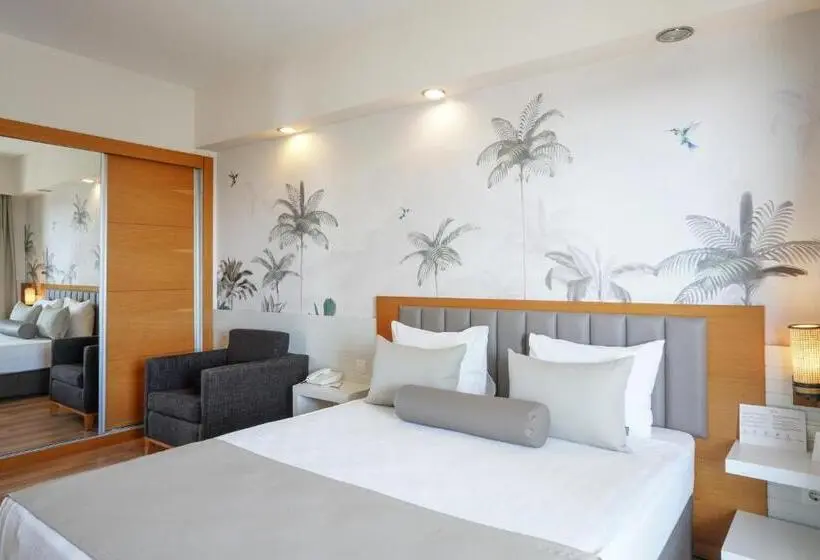 Chambre Standard Vue Piscine, Side Aluna