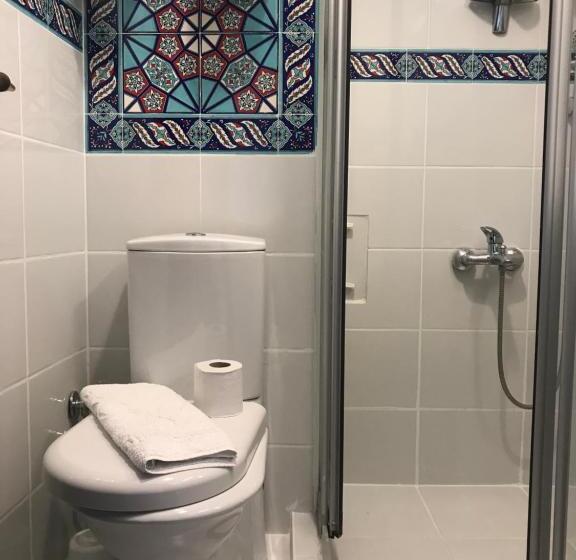 اتاق استاندارد, The Ninova