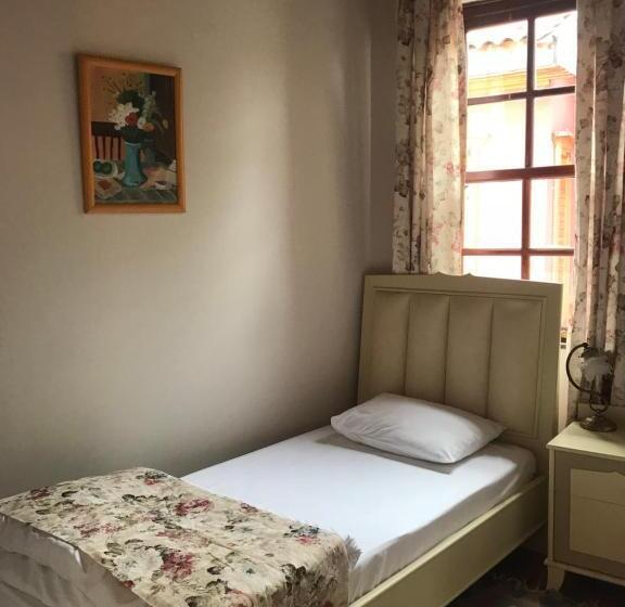 اتاق استاندارد, The Ninova