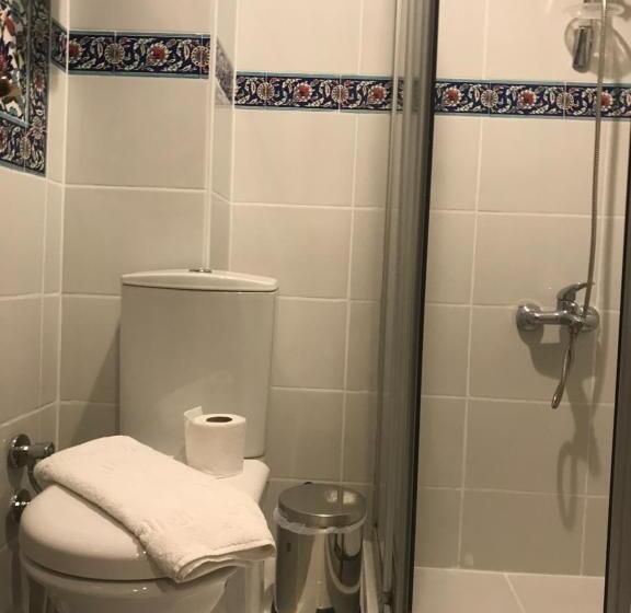 اتاق استاندارد, The Ninova