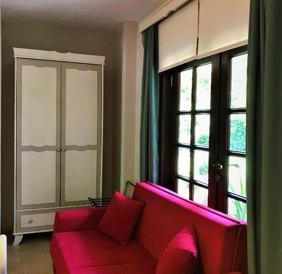 اتاق لوکس, The Ninova