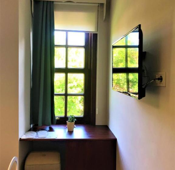 اتاق لوکس, The Ninova