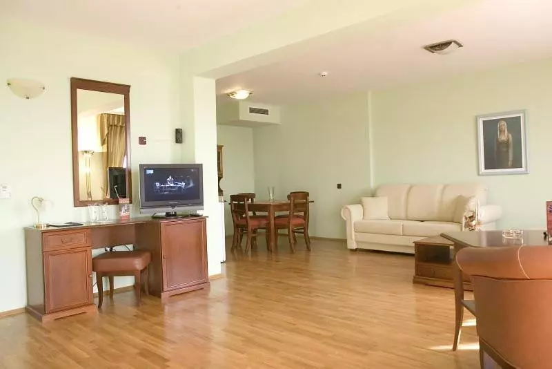 سوییت جونیور با بالکن, Meridian Hotel Bolyarski