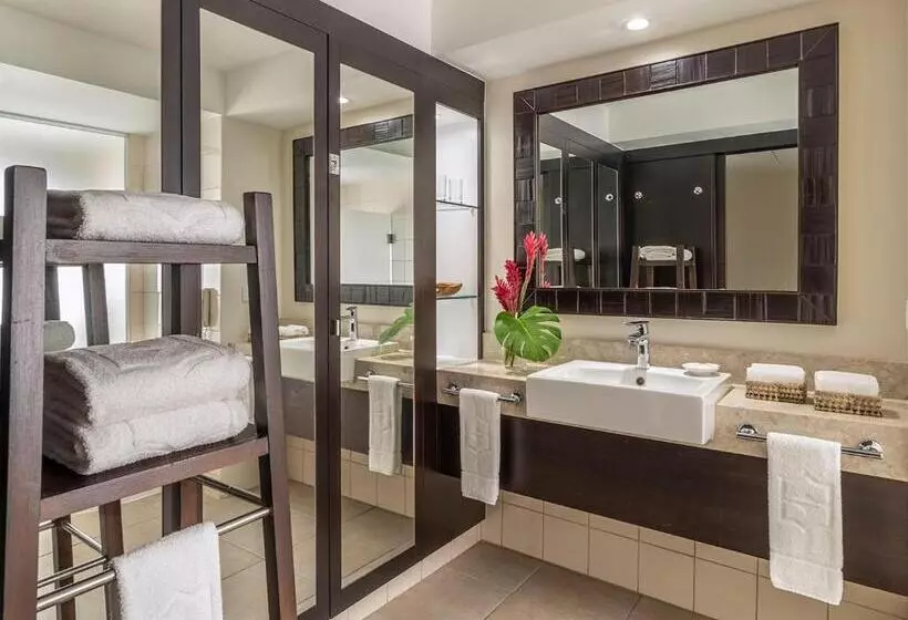 キングサイズベッドのデラックスルーム, Shangri La Yanuca Island, Fiji