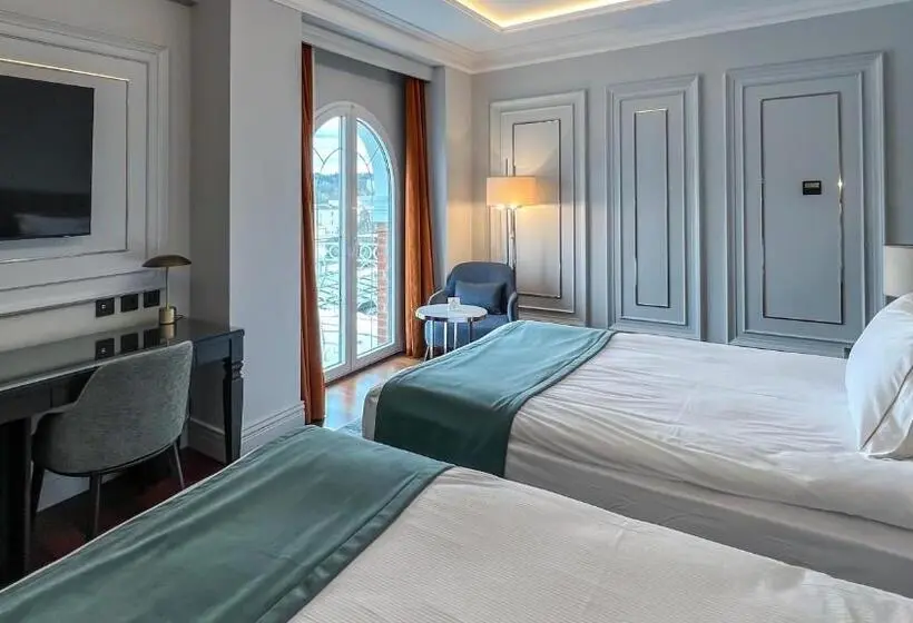 キングサイズベッド、シティビューデラックスルーム, Xheko Imperial Luxury Hotel & Spa