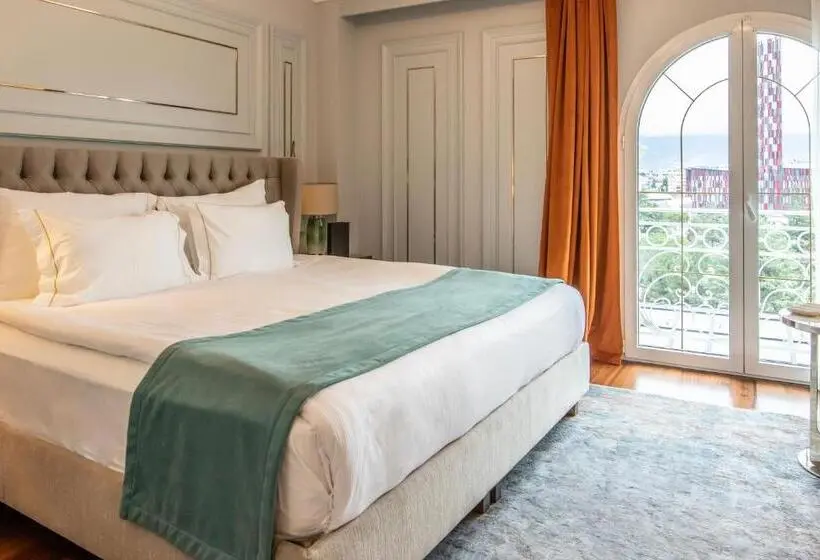 キングサイズベッド、シティビューデラックスルーム, Xheko Imperial Luxury Hotel & Spa
