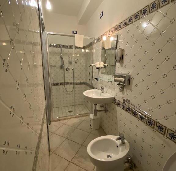 اتاق خانوادگی, B&b Petite Maison