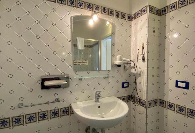 חדר סטנדרט לארבעה, B&b Petite Maison